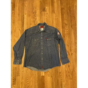 Wrangler flame resistant men’s size XL pearl button jean jacket. HRC2 patch